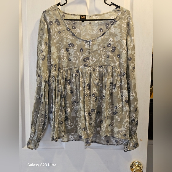 Lee Tops - Lee size L EUC boho sheer blouse
